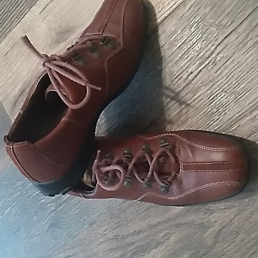 Cole Haan 8.5 waterproof shoes